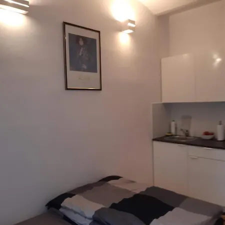 Klimt 1 Apartment